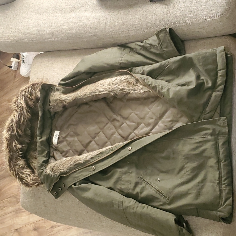 COPY - Winter coat with removable fur hood